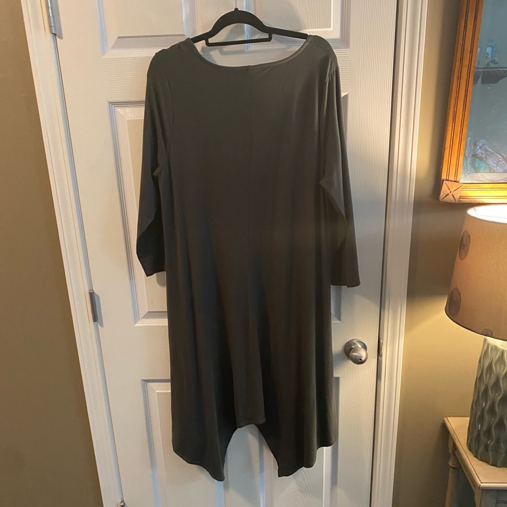 Torrid 3/4 sleeve handkerchief bottom dress